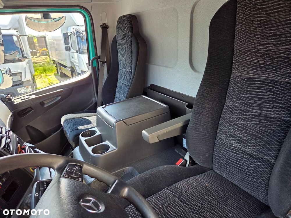 Mercedes-Benz Atego 818 - 19