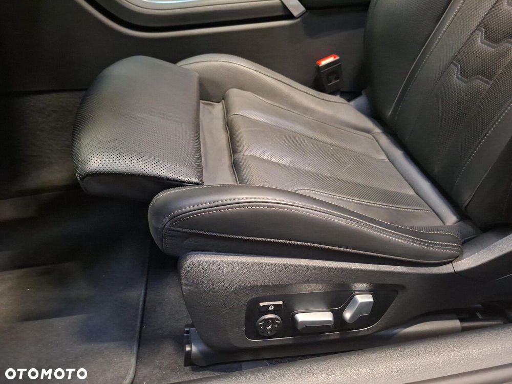 BMW Seria 8 840i - 13