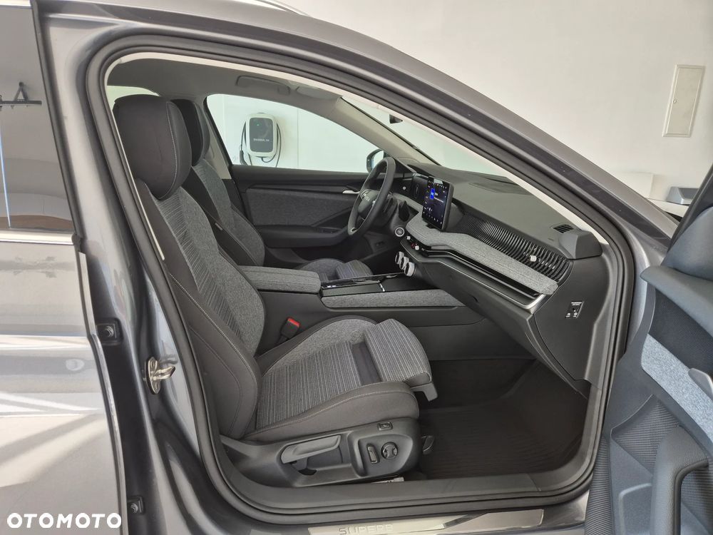 Skoda Superb 2.0 TDI SCR Selection DSG - 13