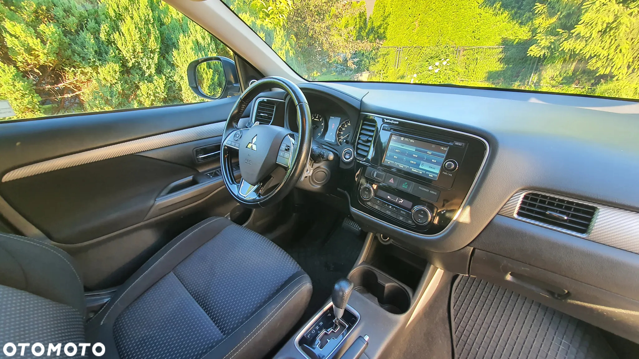 Mitsubishi Outlander - 16