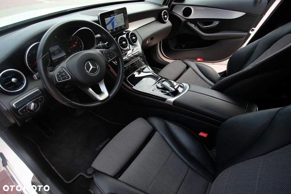 Mercedes-Benz Klasa C 180 7G-TRONIC - 12