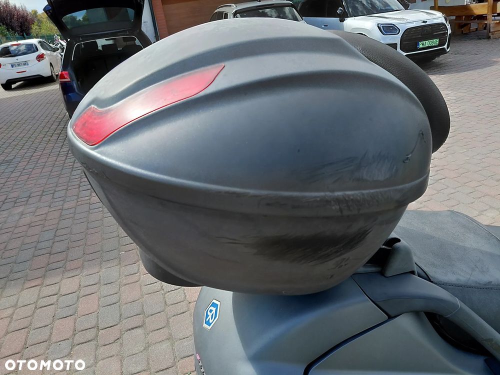 Piaggio MP-3 - 14