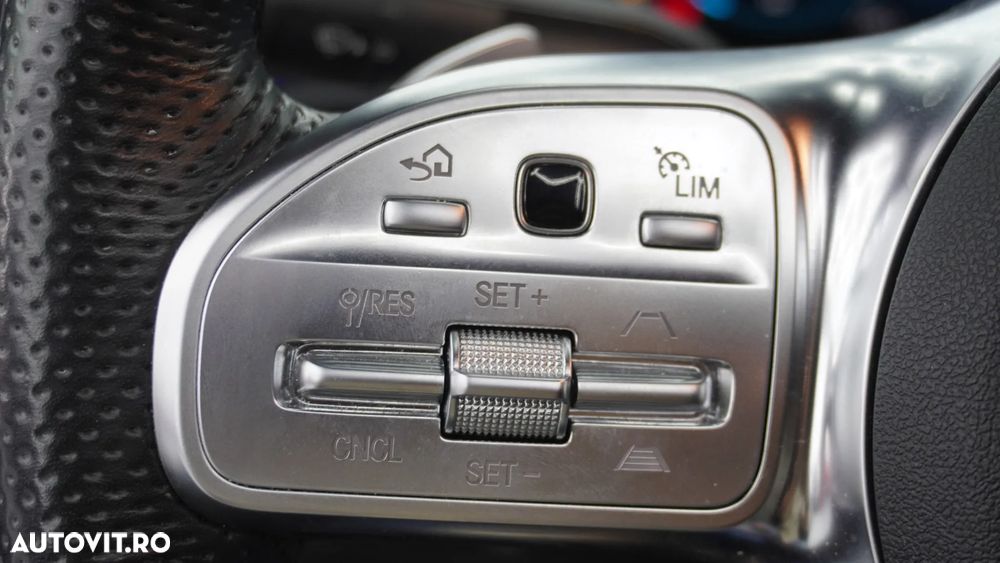 Mercedes-Benz CLA 200 7G-DCT AMG Line - 34