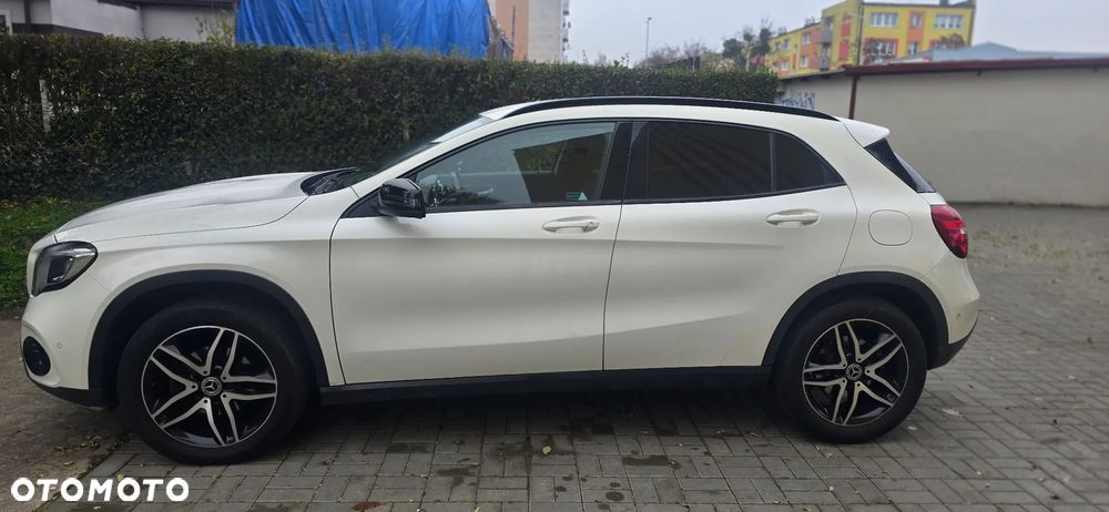 Mercedes-Benz GLA 180 d 7G-DCT - 8