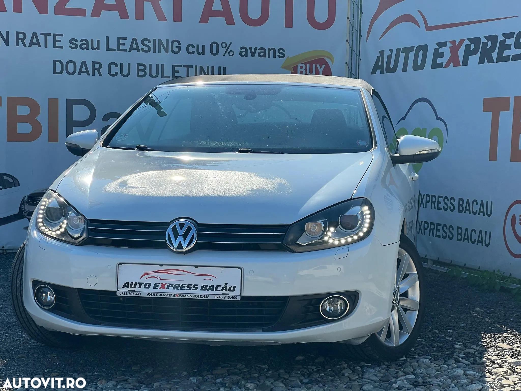 Volkswagen Golf 2.0 TDI BlueMotion Technology Comfortline DSG - 14