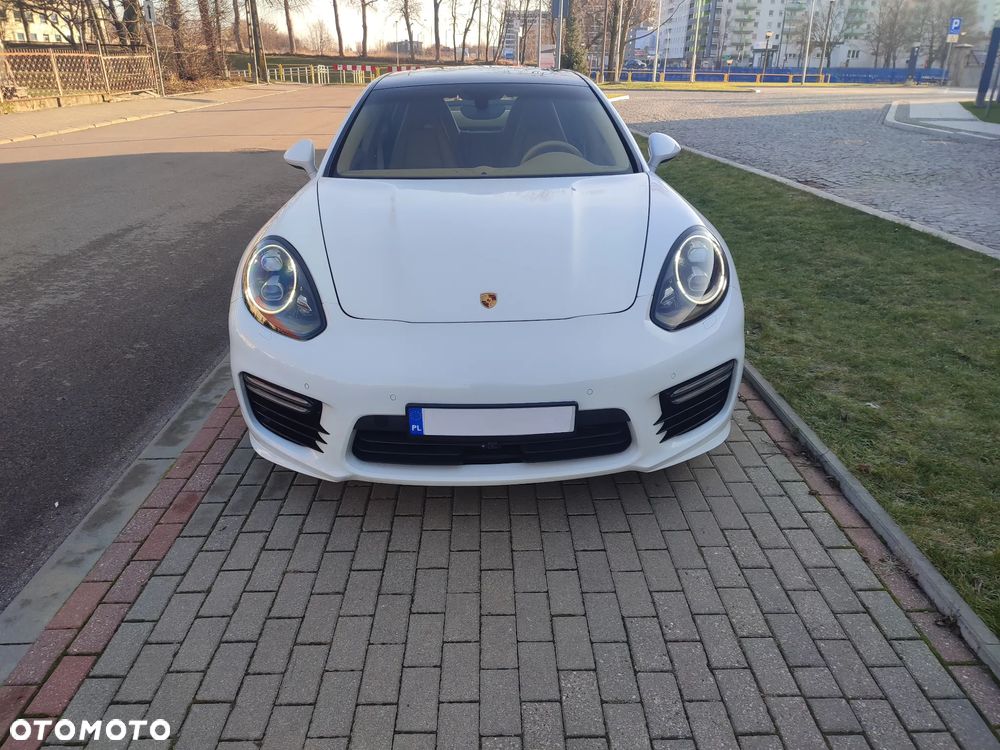 Porsche Panamera 4 PDK Edition - 40