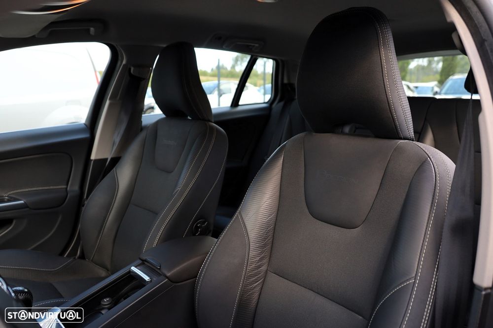 Volvo V60 2.0 D3 R-Design Start/Stop - 7