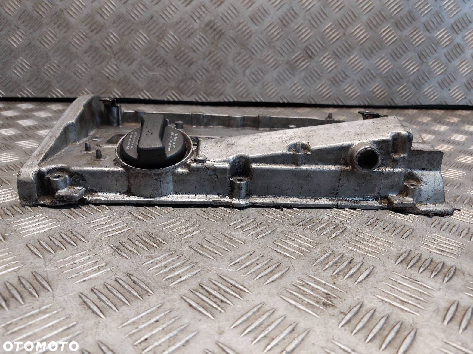 POKRYWA ZAWORÓW VOLKSWAGEN PASSAT B5 1.8 20V 06B103475E - 2
