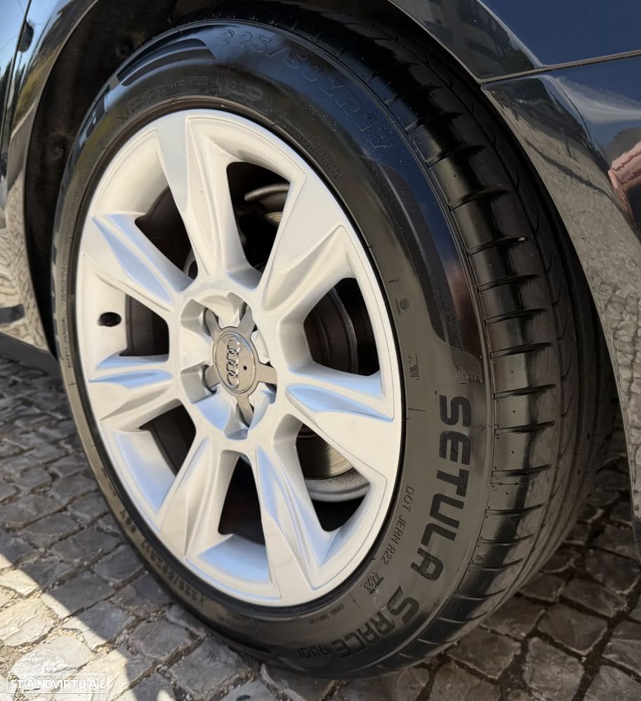 Audi A4 Avant 2.0 TDI Business Line Plus - 6