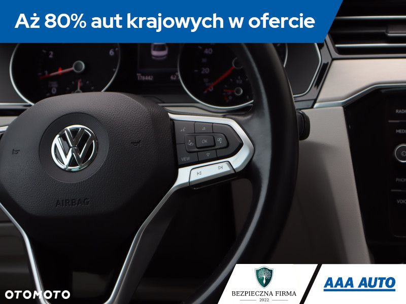 Volkswagen Passat - 21