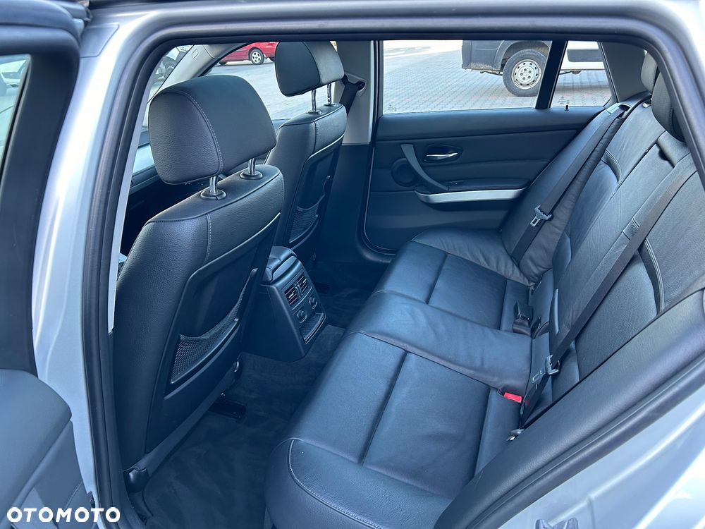 BMW Seria 3 318i Edition Exclusive - 11