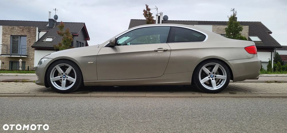 BMW Seria 3 325d - 2