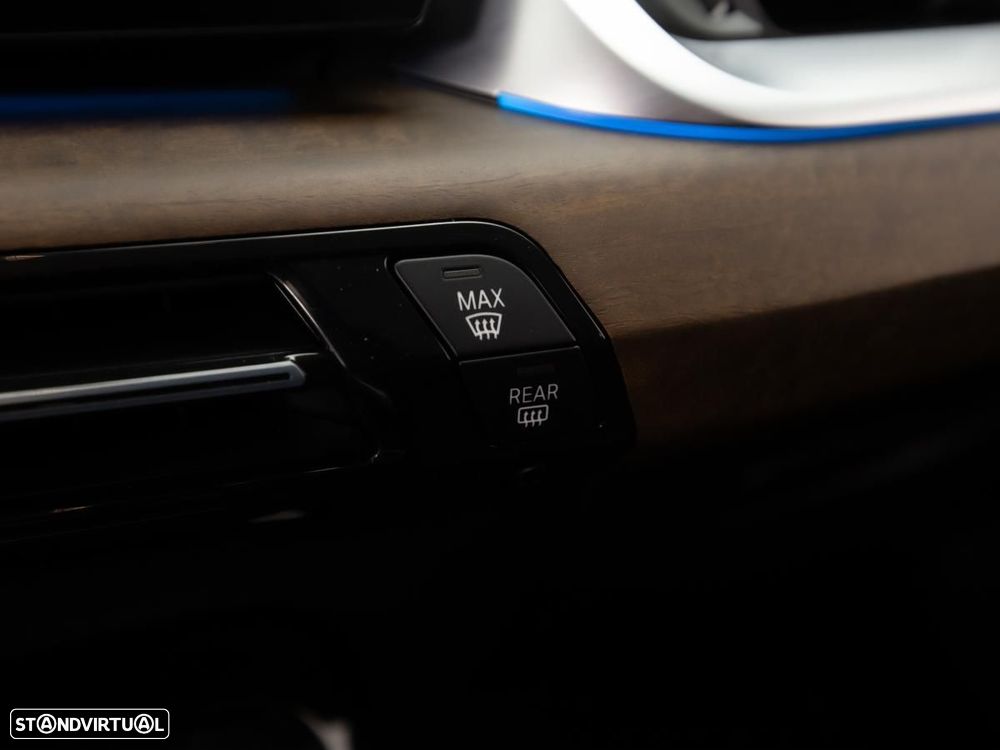 BMW 218 Active Tourer i Aut. Luxury Line - 22
