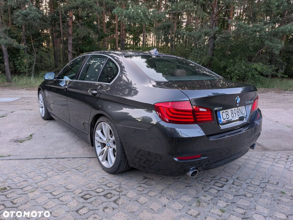 BMW Seria 5 535d xDrive - 24