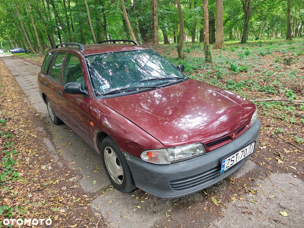 Mitsubishi Lancer 1300 GLi - 2