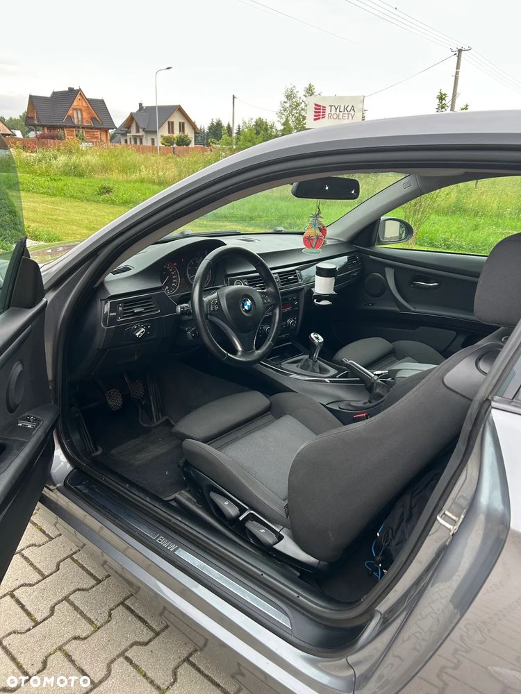 BMW Seria 3 320i - 12
