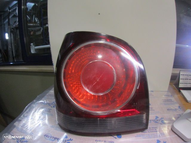 Farol Tras Stop3292 VW POLO 2005 1.4TDI 75CV 3P PRETO ESQ DEPO - 1