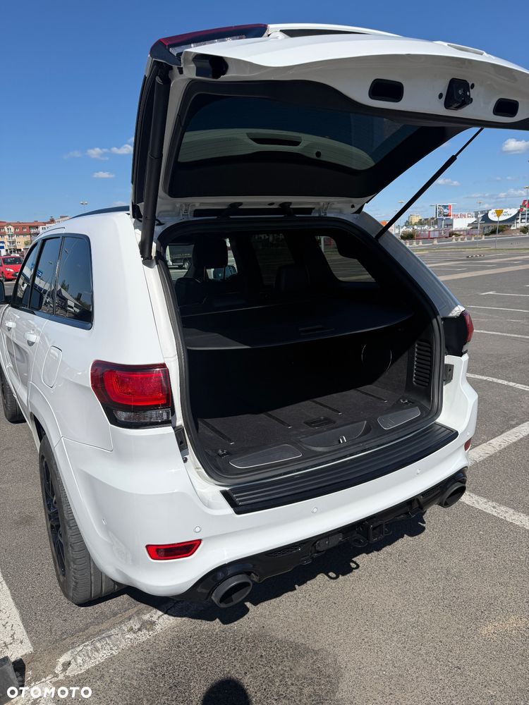 Jeep Grand Cherokee SRT - 20