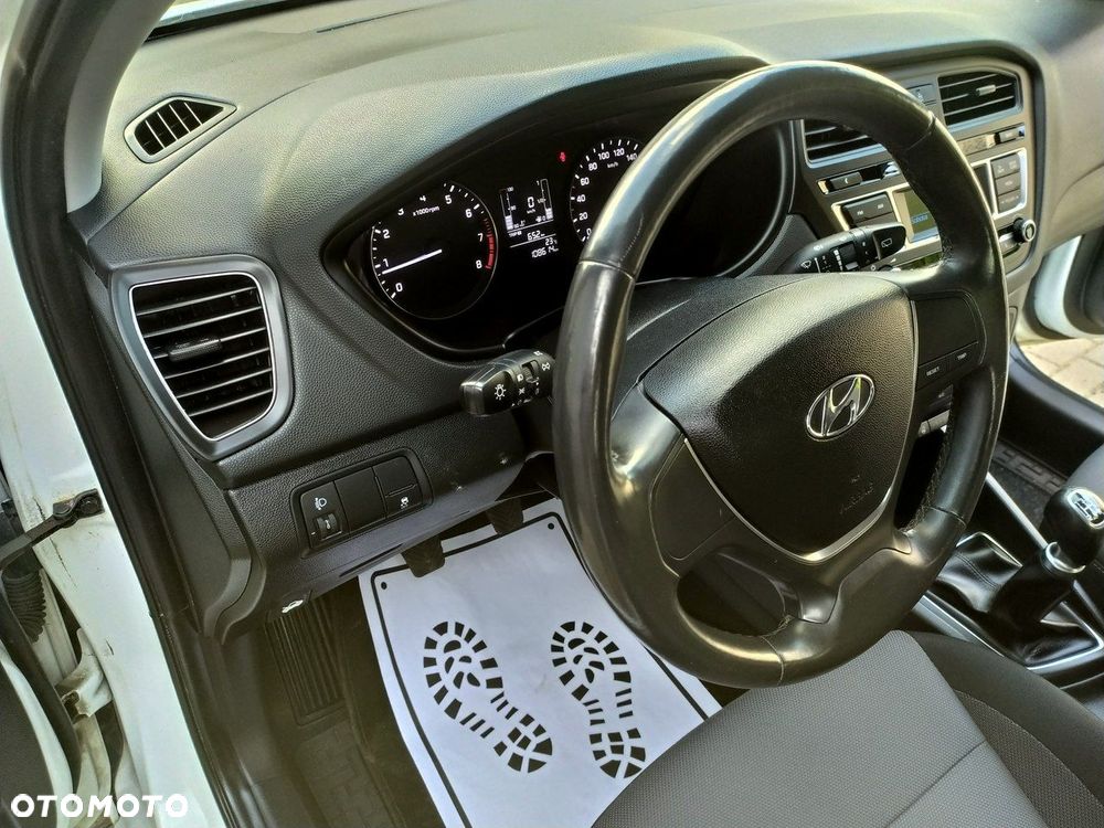 Hyundai i20 - 16