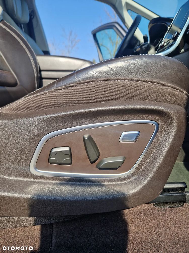 Renault Espace 1.6 dCi Energy Initiale Paris EDC 7os - 18