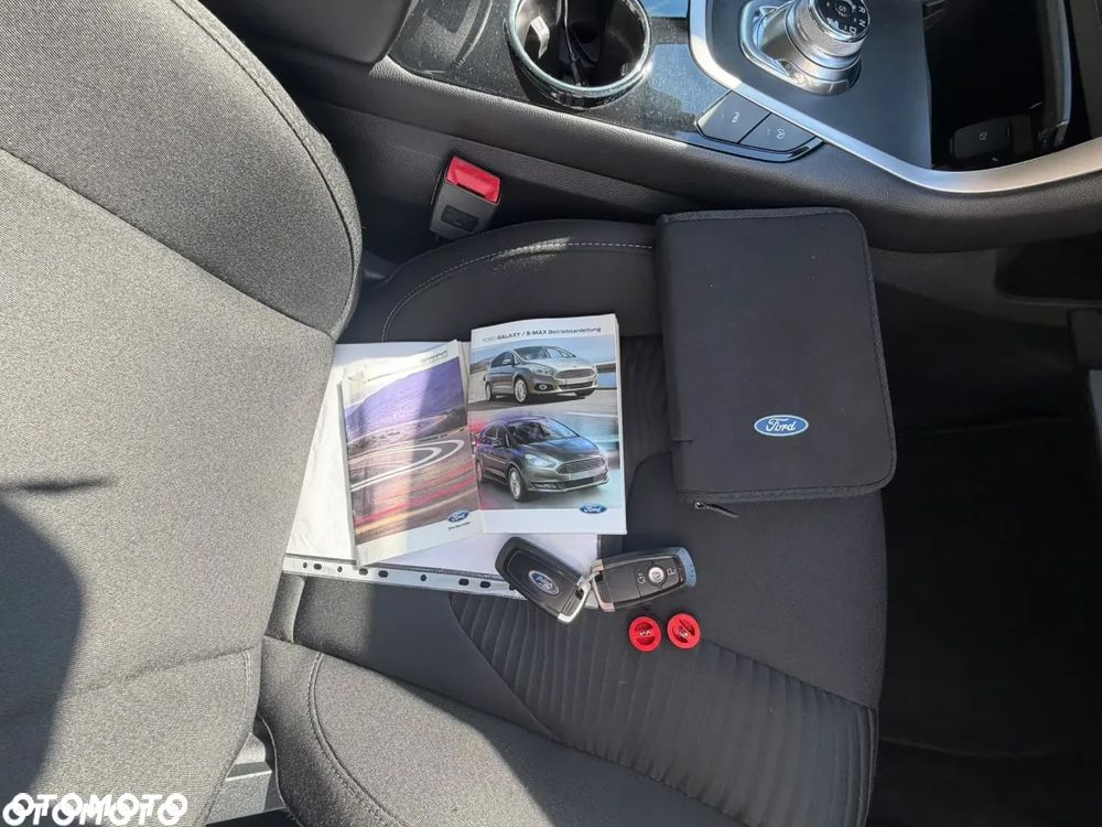 Ford S-Max - 32
