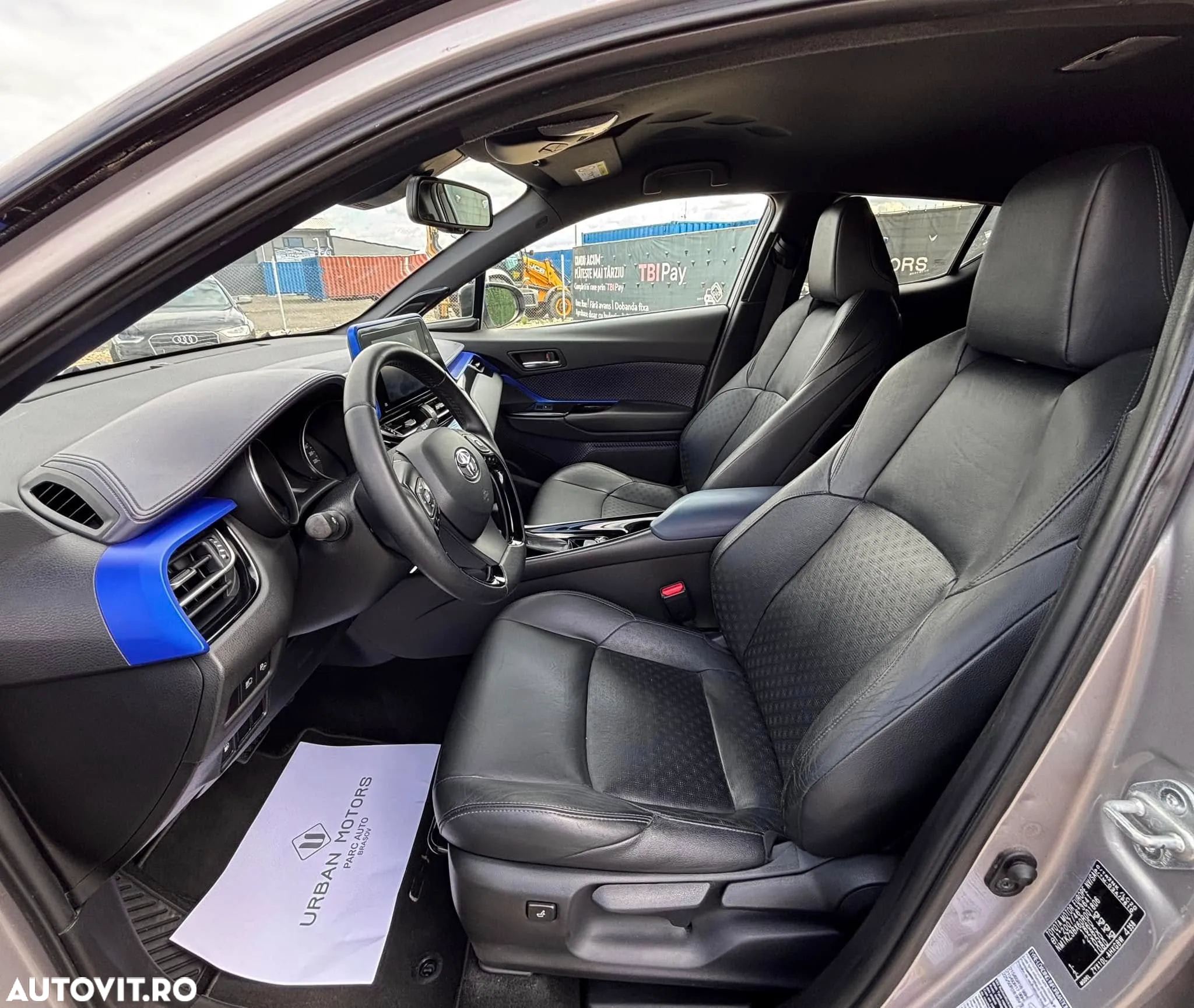Toyota C-HR Hybrid Lounge - 4
