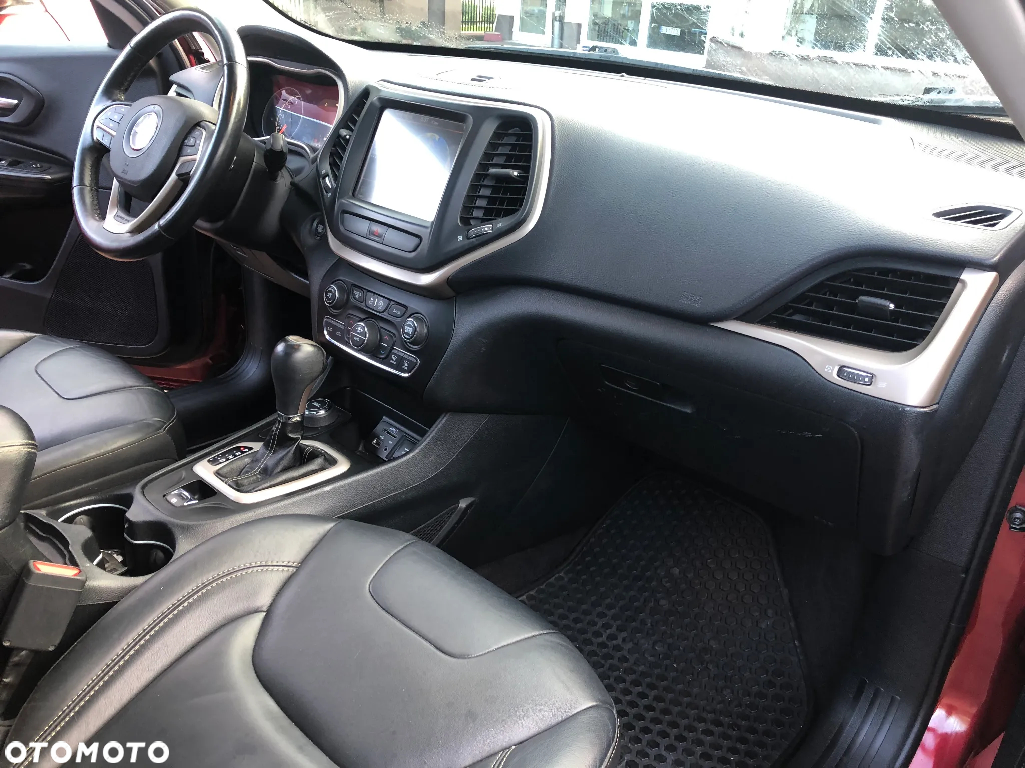 Jeep Cherokee - 18
