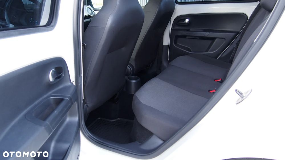 Volkswagen up! - 34