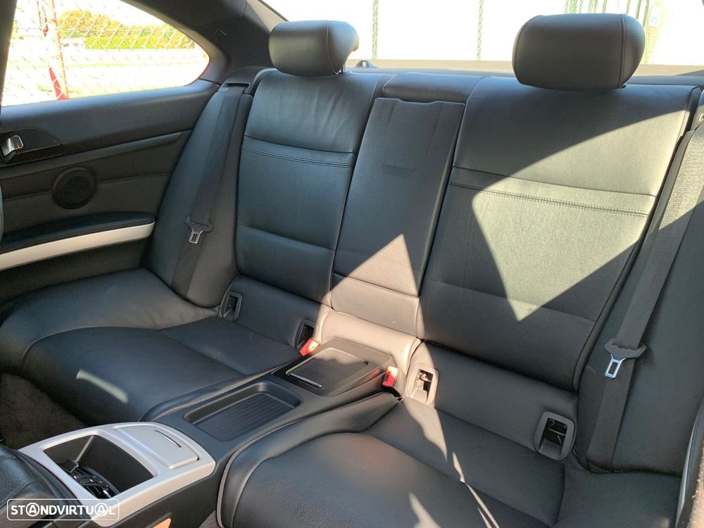 BMW 320 d Coupe Edição M - 14