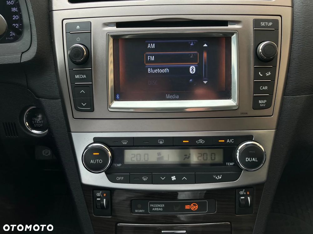 Toyota Avensis 1.8 Premium - 29