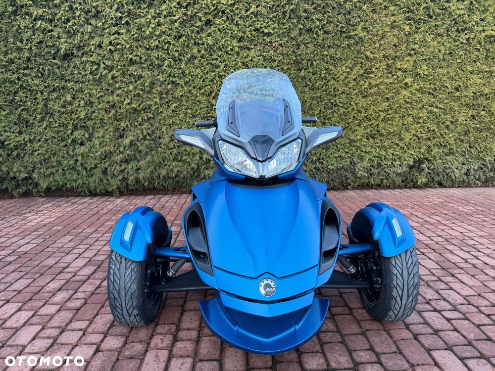 Can-Am Spyder - 2