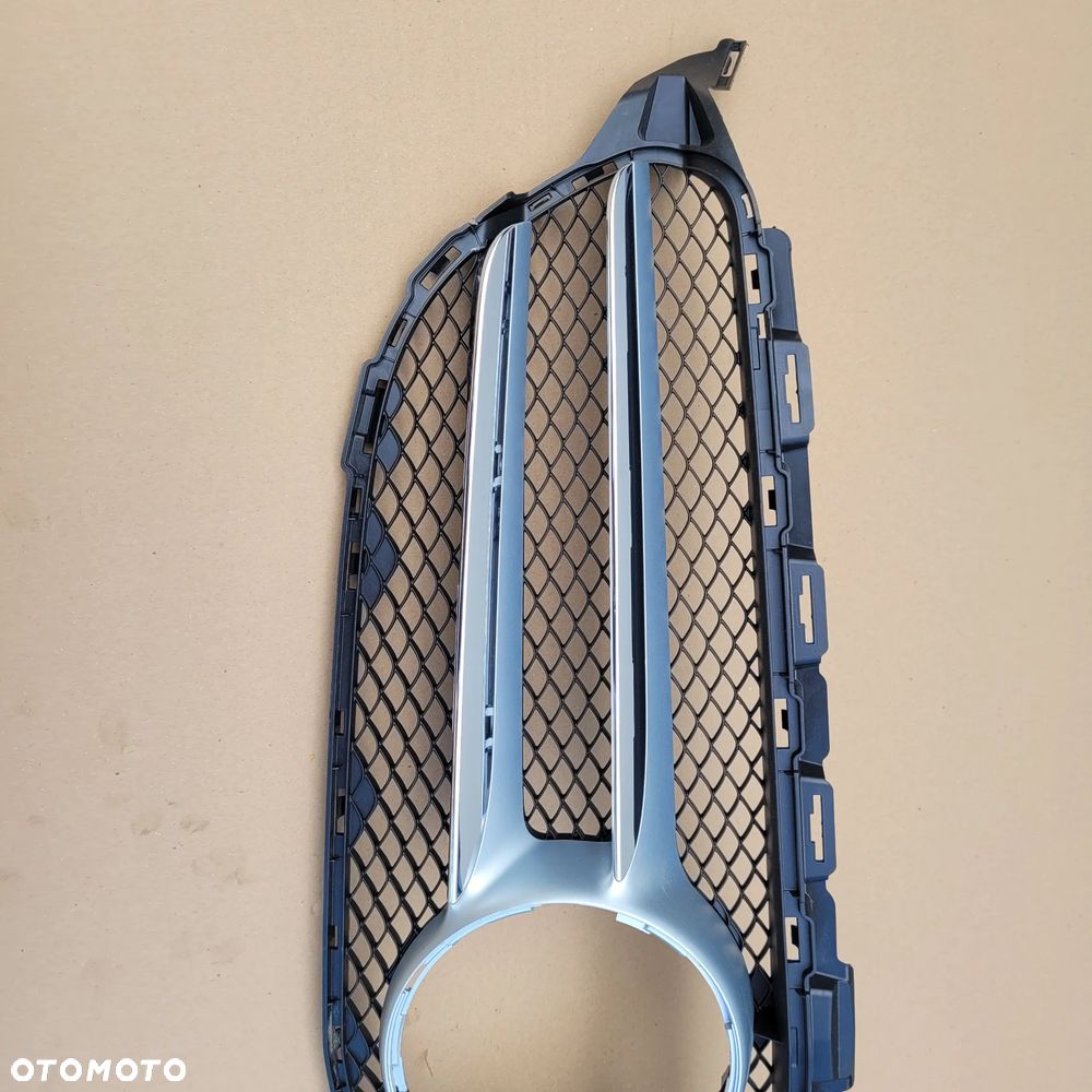 GRILL ATRAPA MERCEDES C KLASA A205 880 01 83 - 3