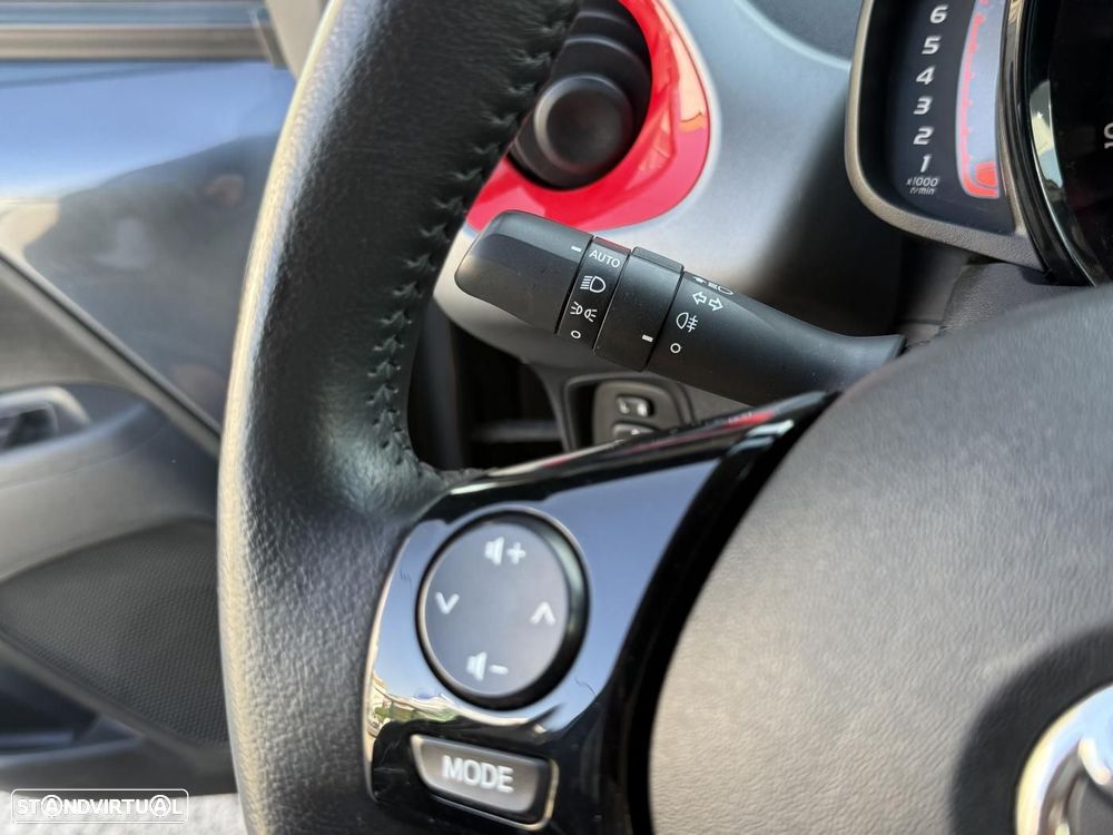 Toyota Aygo 1.0 X-Play Plus - 22
