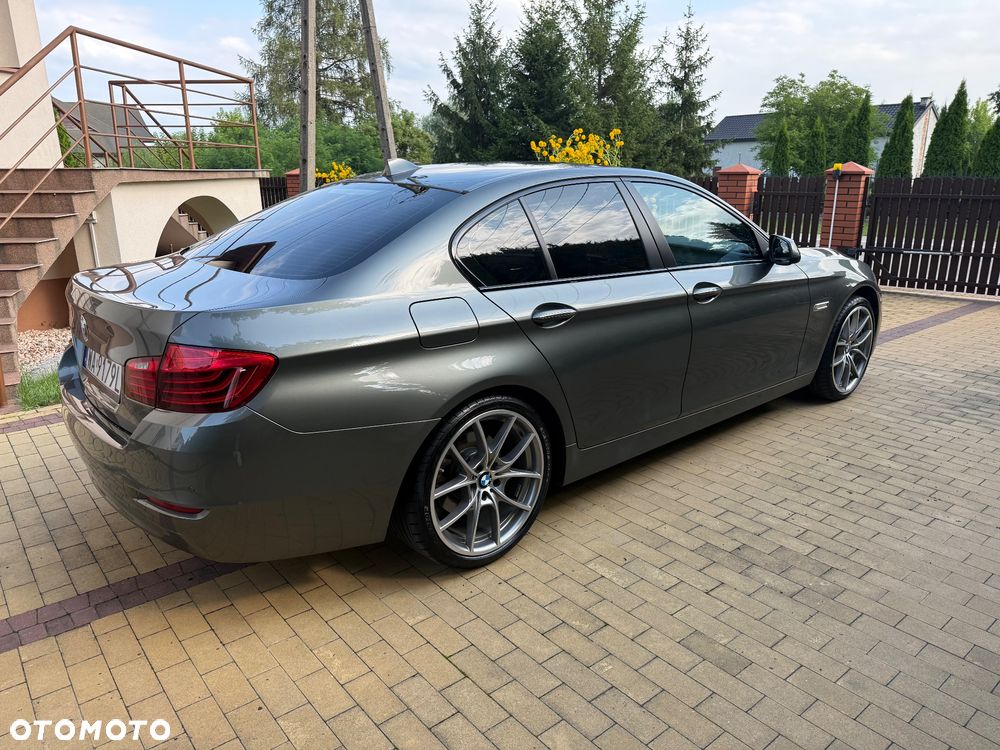 BMW Seria 5 520d xDrive - 11