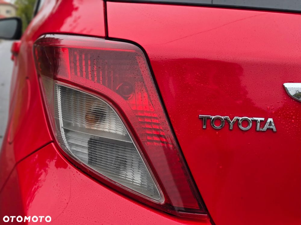 Toyota Yaris - 12