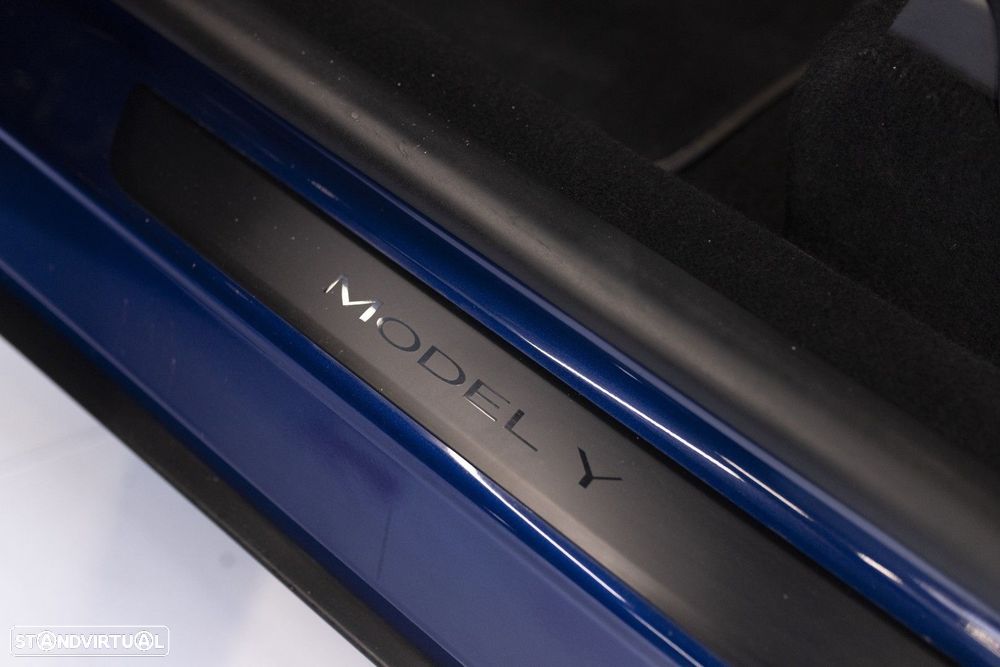 Tesla Model Y Standard - 25