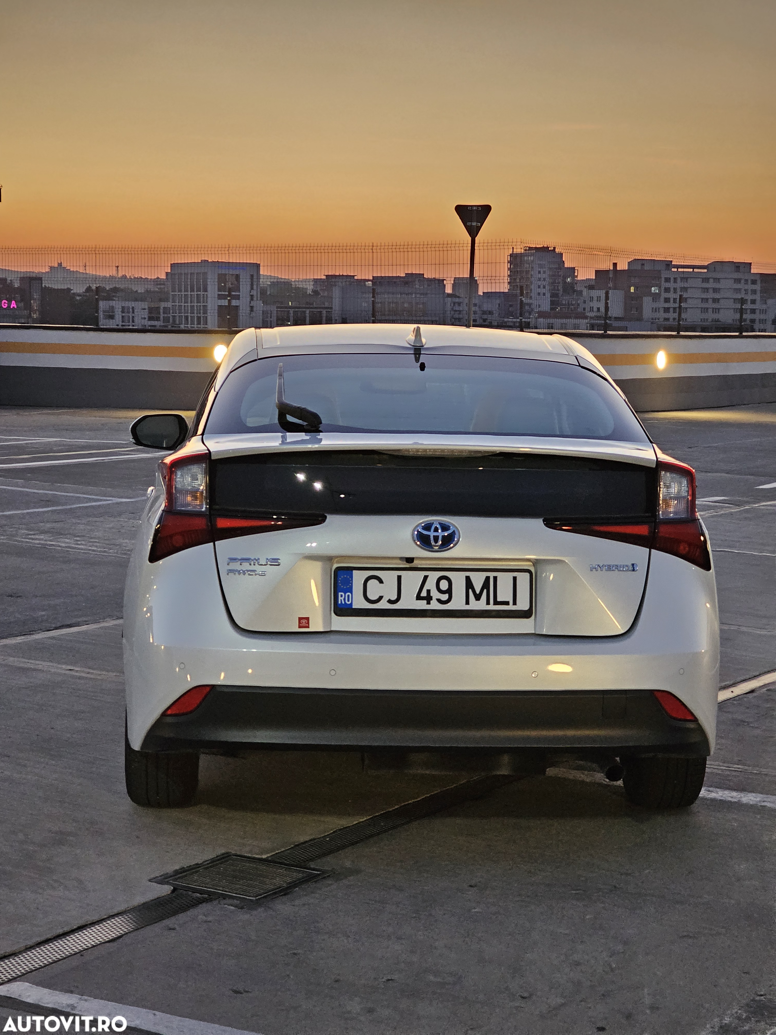 Toyota Prius 1.8 HSD Exclusive Plus - 7