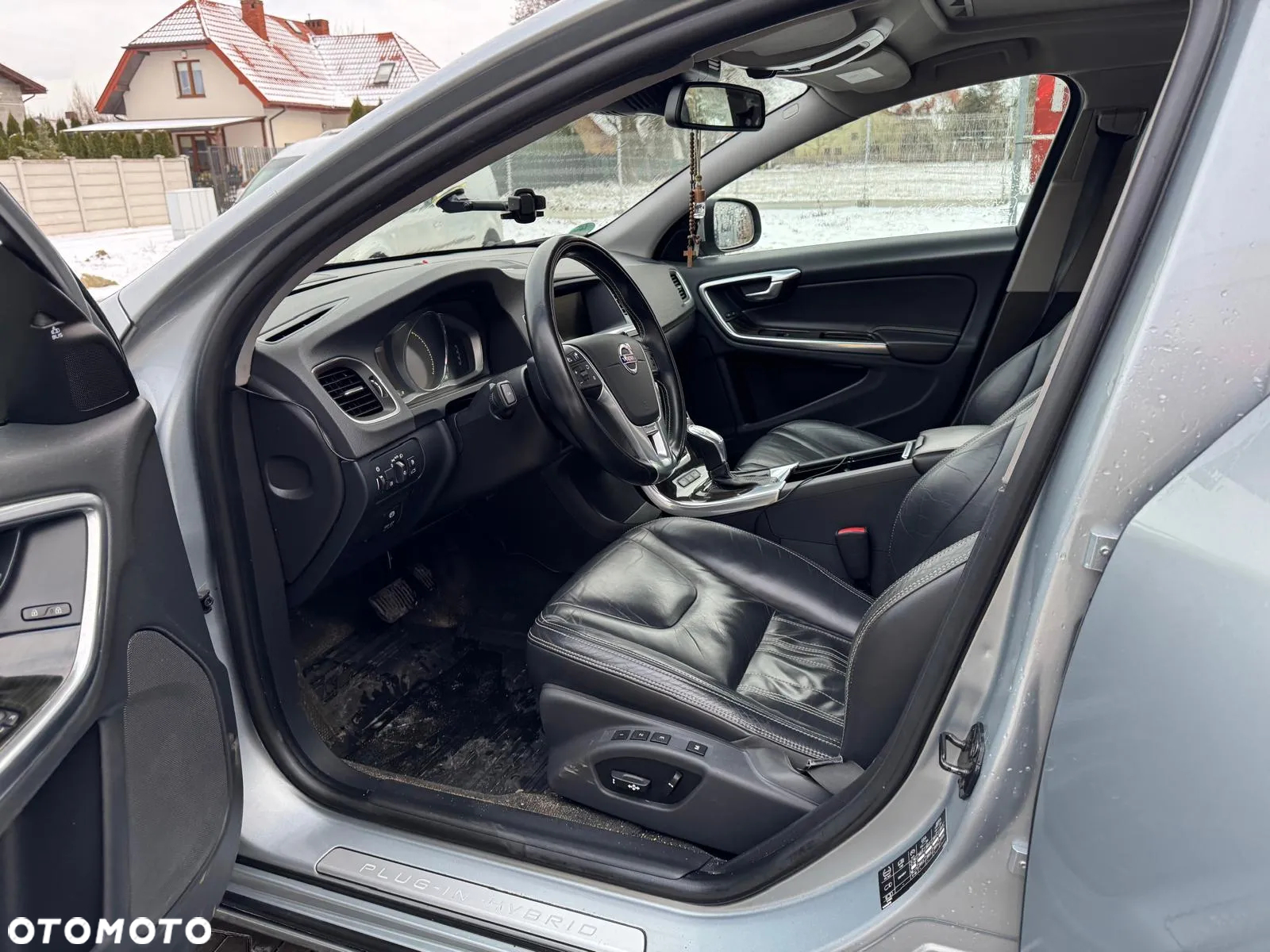 Volvo V60 D6 AWD Plug-in Hybrid R-Design Summum - 11