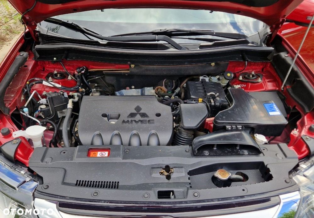 Mitsubishi Outlander 2.0 2WD SUV-Star - 35