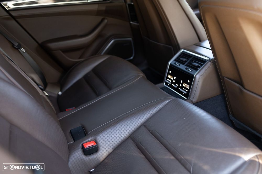 Porsche Panamera Sport Turismo 4 E-Hybrid - 30
