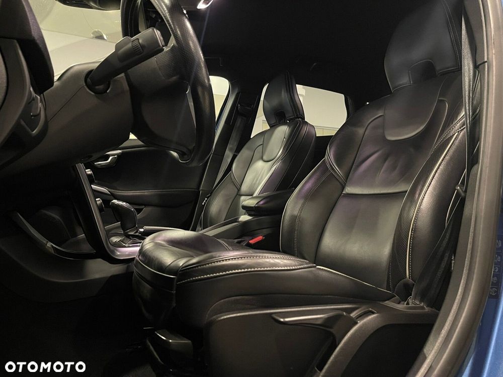 Volvo V40 T4 Drive-E R-Design Momentum - 9