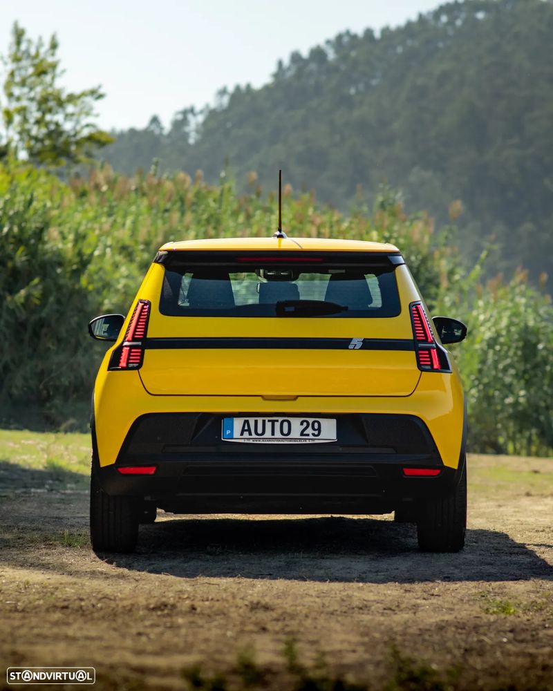 Renault 5 E-Tech R Evolution 120 Urban Range - 14