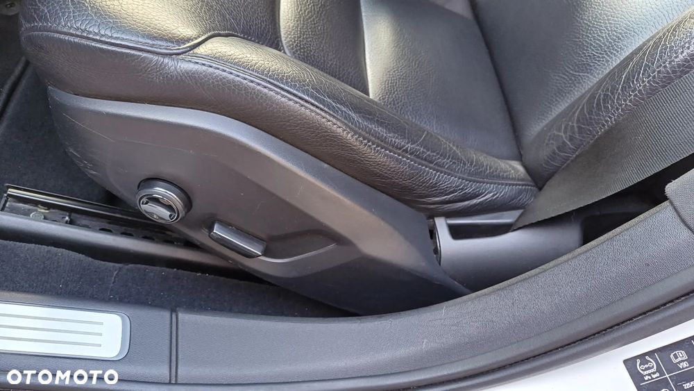 Volvo V90 D4 Geartronic Kinetic - 30