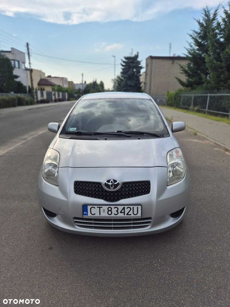 Toyota Yaris - 1