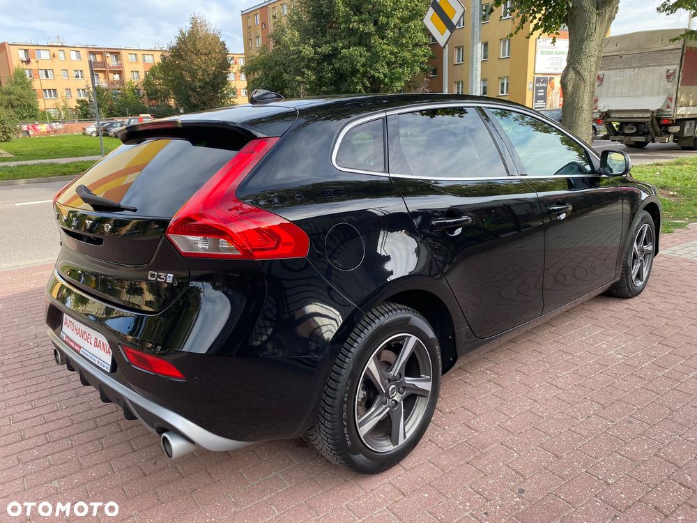 Volvo V40 D3 Geartronic RDesign - 24
