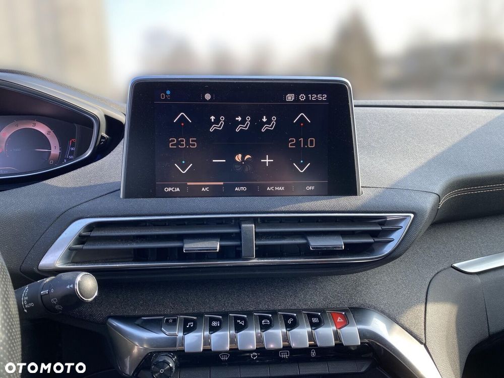 Peugeot 3008 1.6 BlueHDi Allure S&S EAT6 - 20