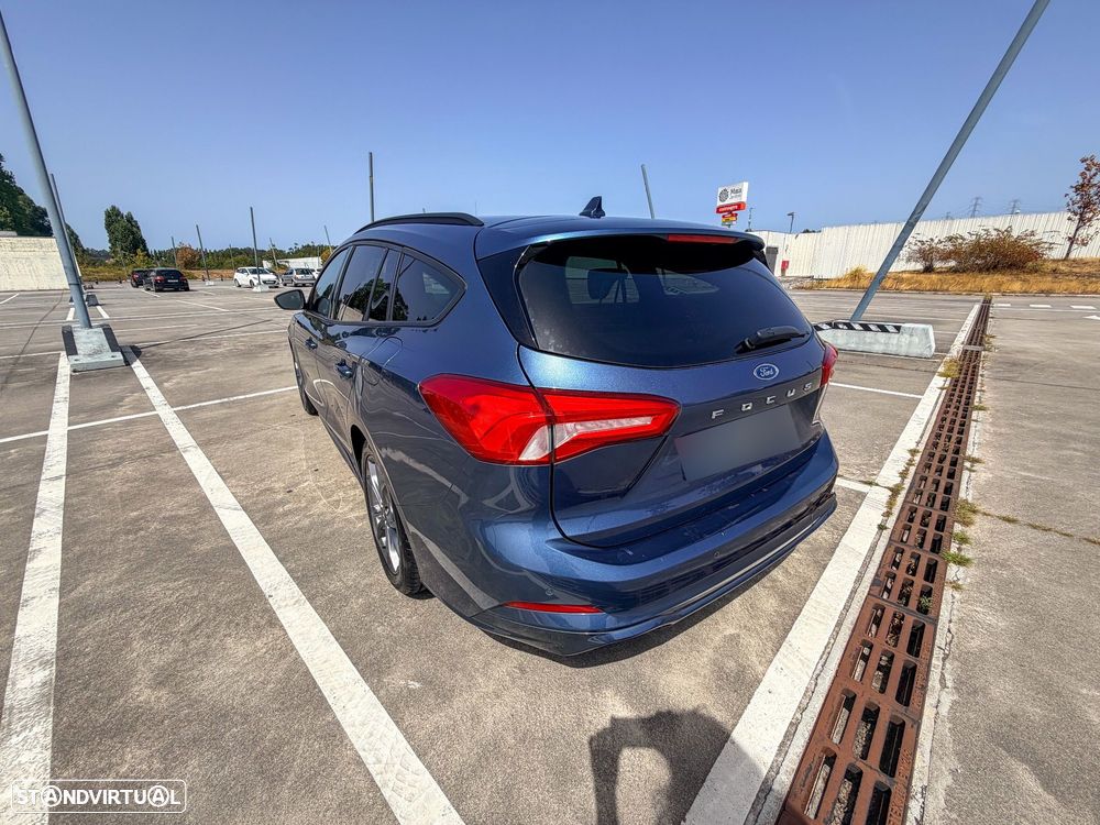 Ford Focus 1.0 EcoBoost S&S ST-LINE - 9