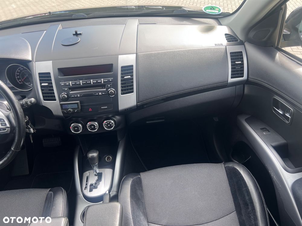 Mitsubishi Outlander 2.0 2WD CVT Invite - 28