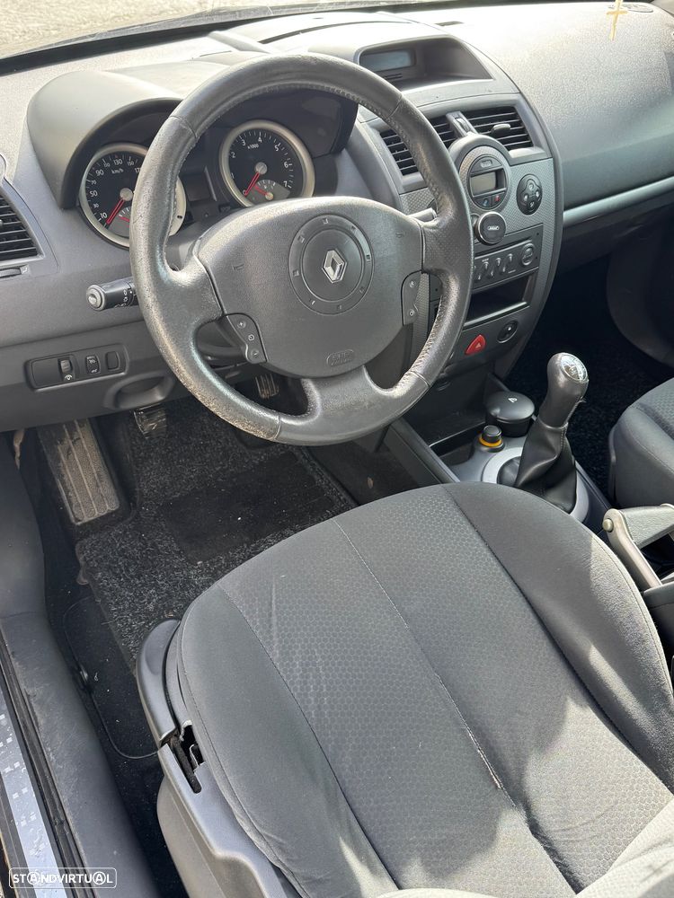 Renault Mégane 1.5 dCi Confort - 13