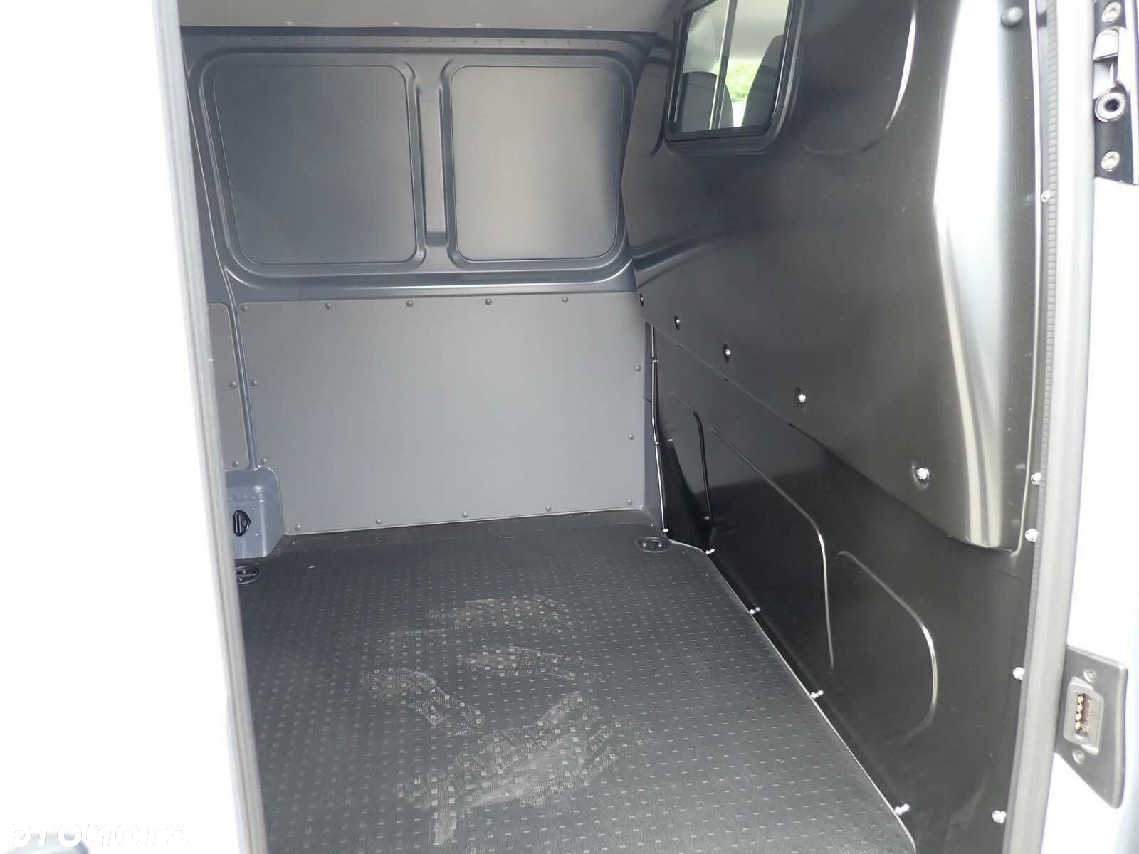 Volkswagen Transporter - 7